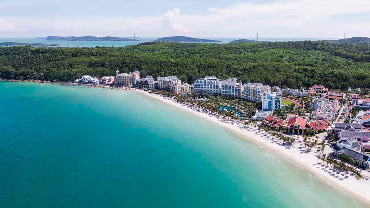 aquamarine sea and white sands of Phu Quoc island luxury resort JW Marriott Emerald Bay 