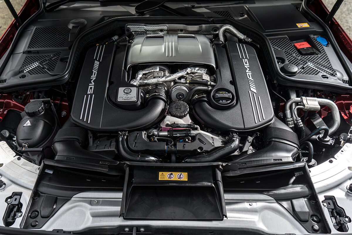 Engine of the Mercedes-AMG C 63 estate car