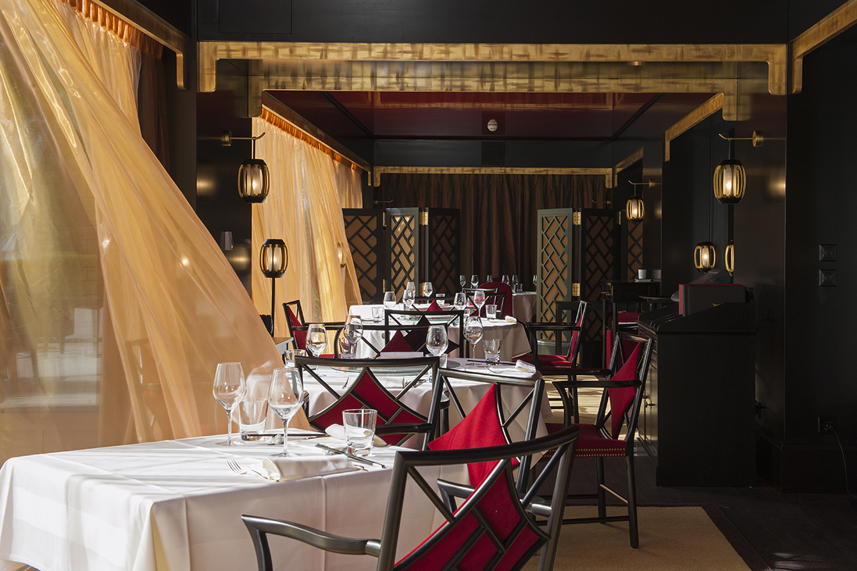 Elegant oriental style restaurant interiors