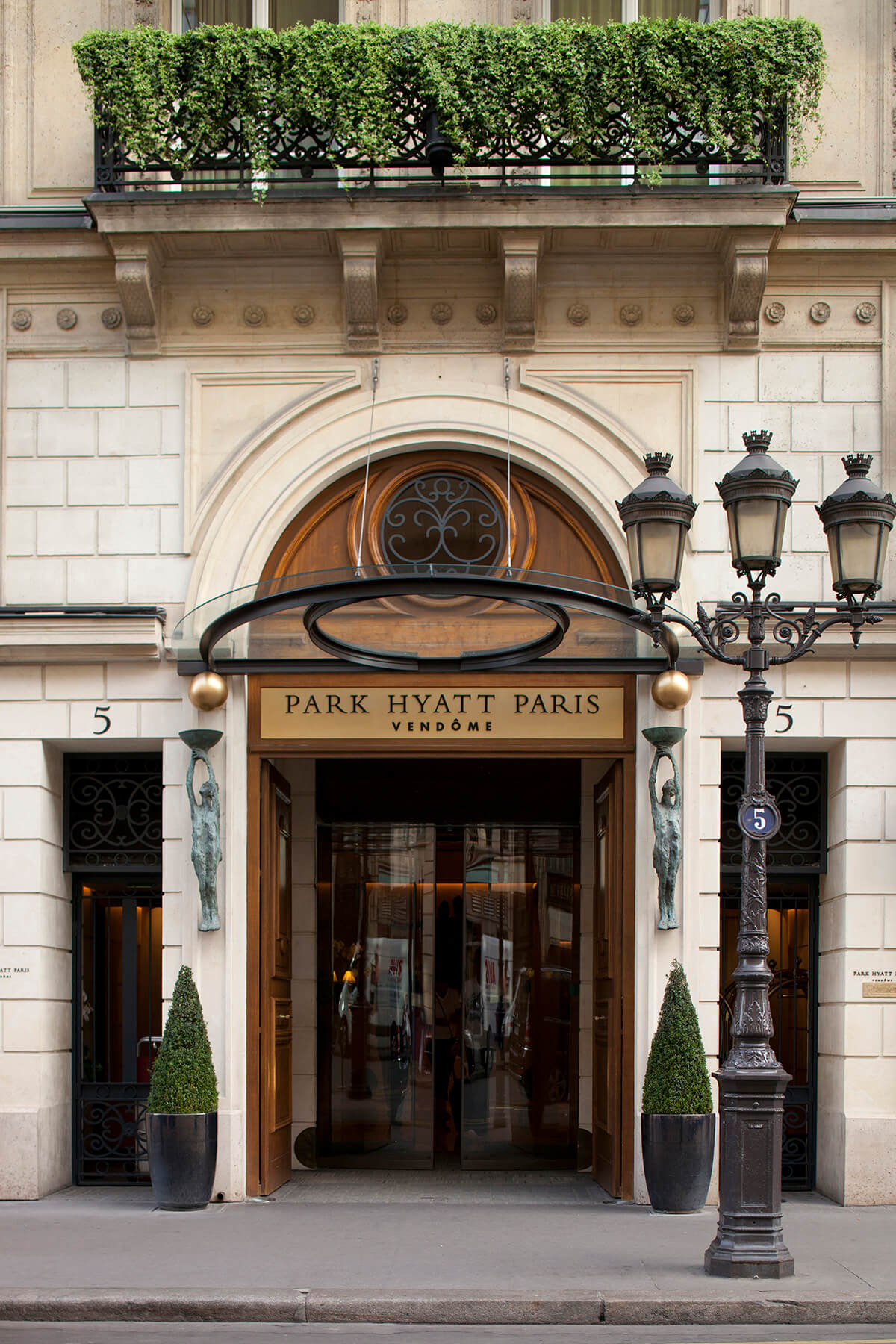 Entrance to luxury parisian hotel Park Hyatt Paris-Vendôme