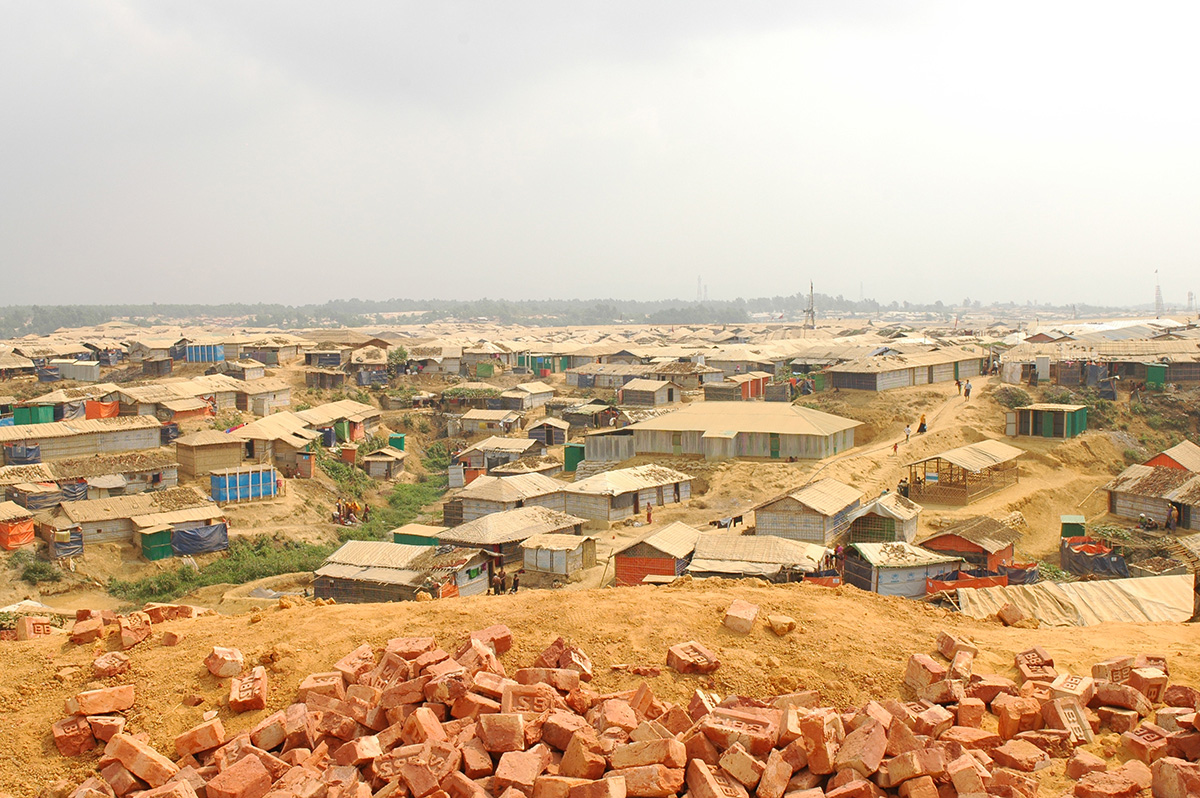 Panoramic photograph of temporary housing in a refugee camp