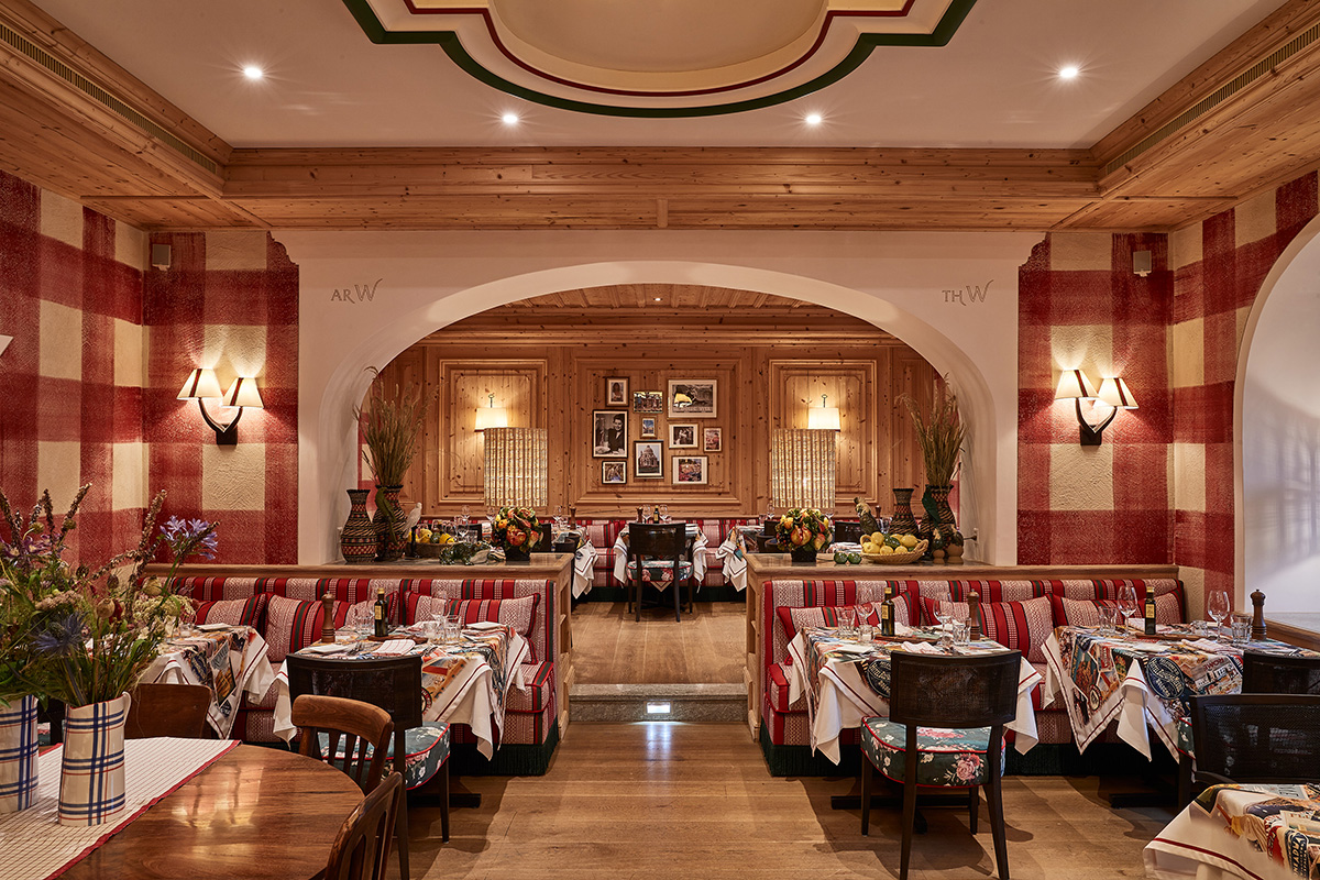 Interiors of a grand restaurant 