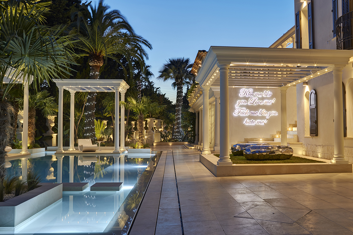 Luxury holiday villa 