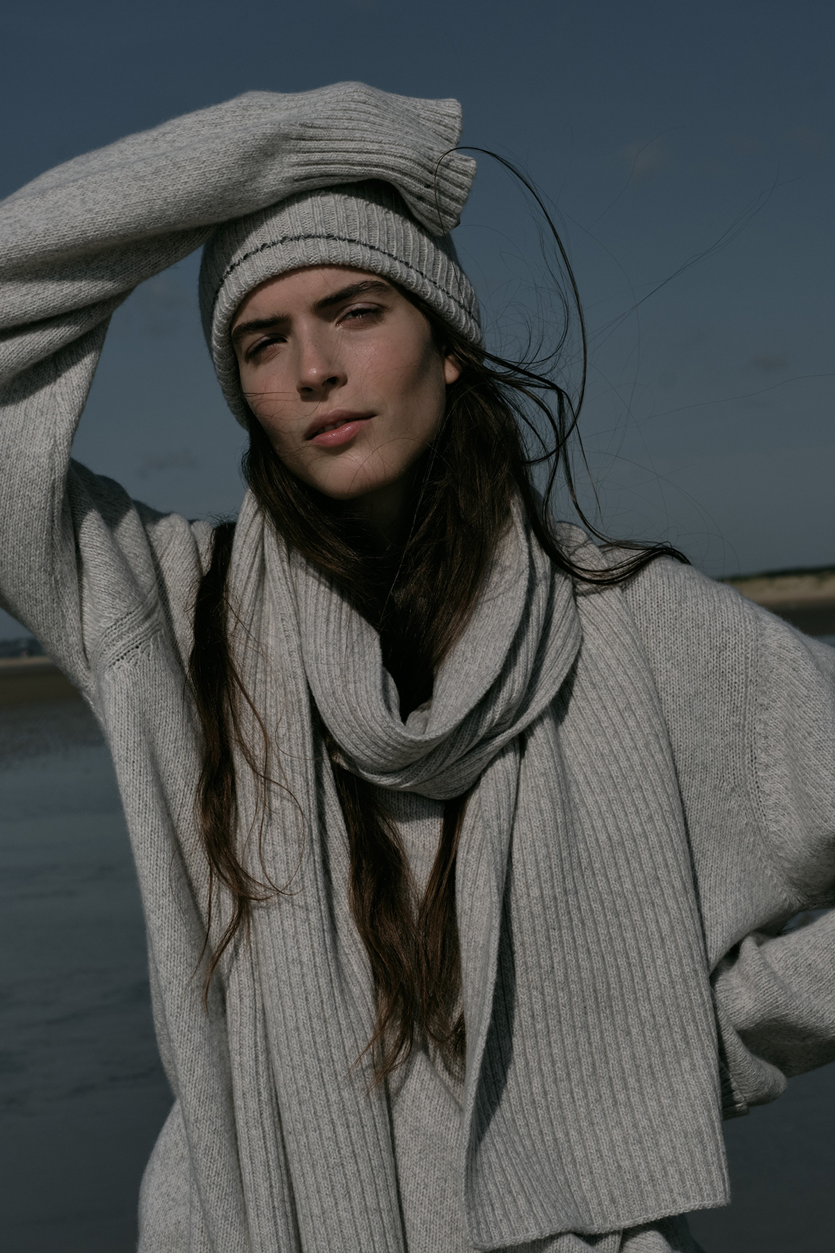 Model wearing cosy jumper hat and scarf