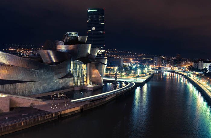 Guggenheim museum Bilbao at night