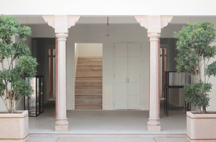 Entranceway to a beautiful whitewashed building