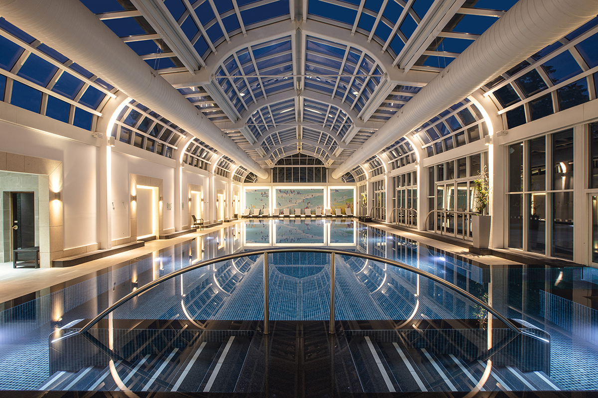 Luxurious indoor swimming pool