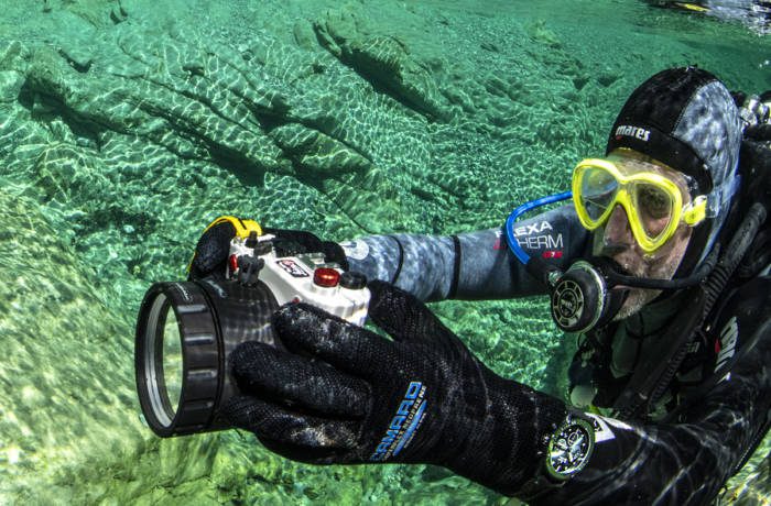 underwater photographer diver