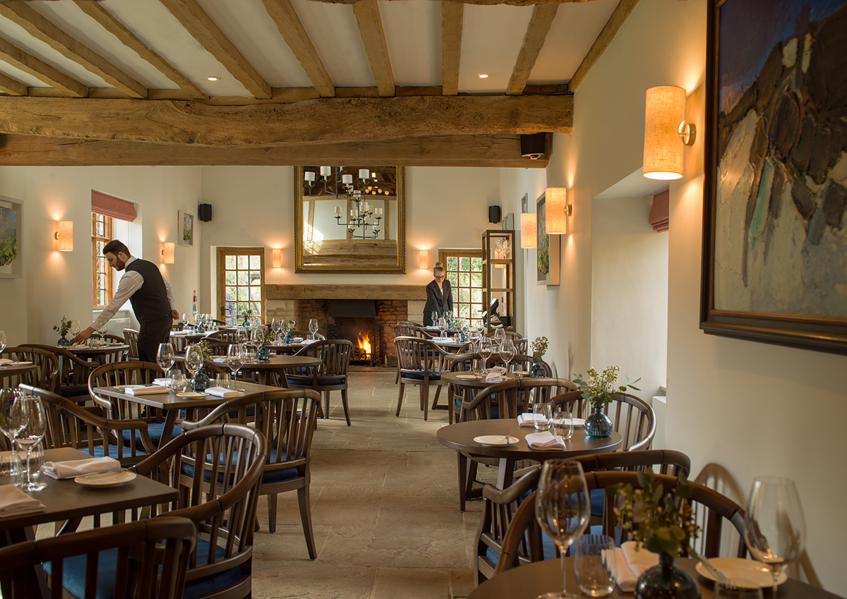 restaurant dining room