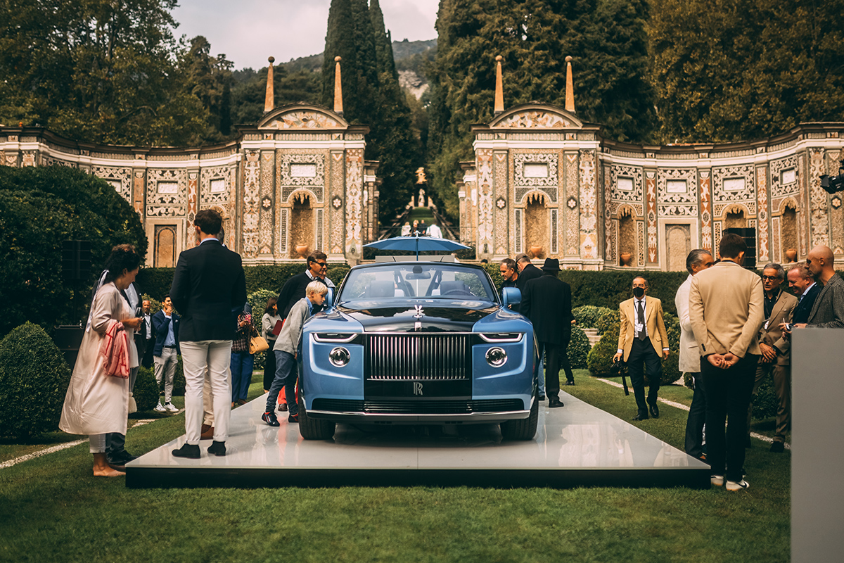 car event at Italian villa