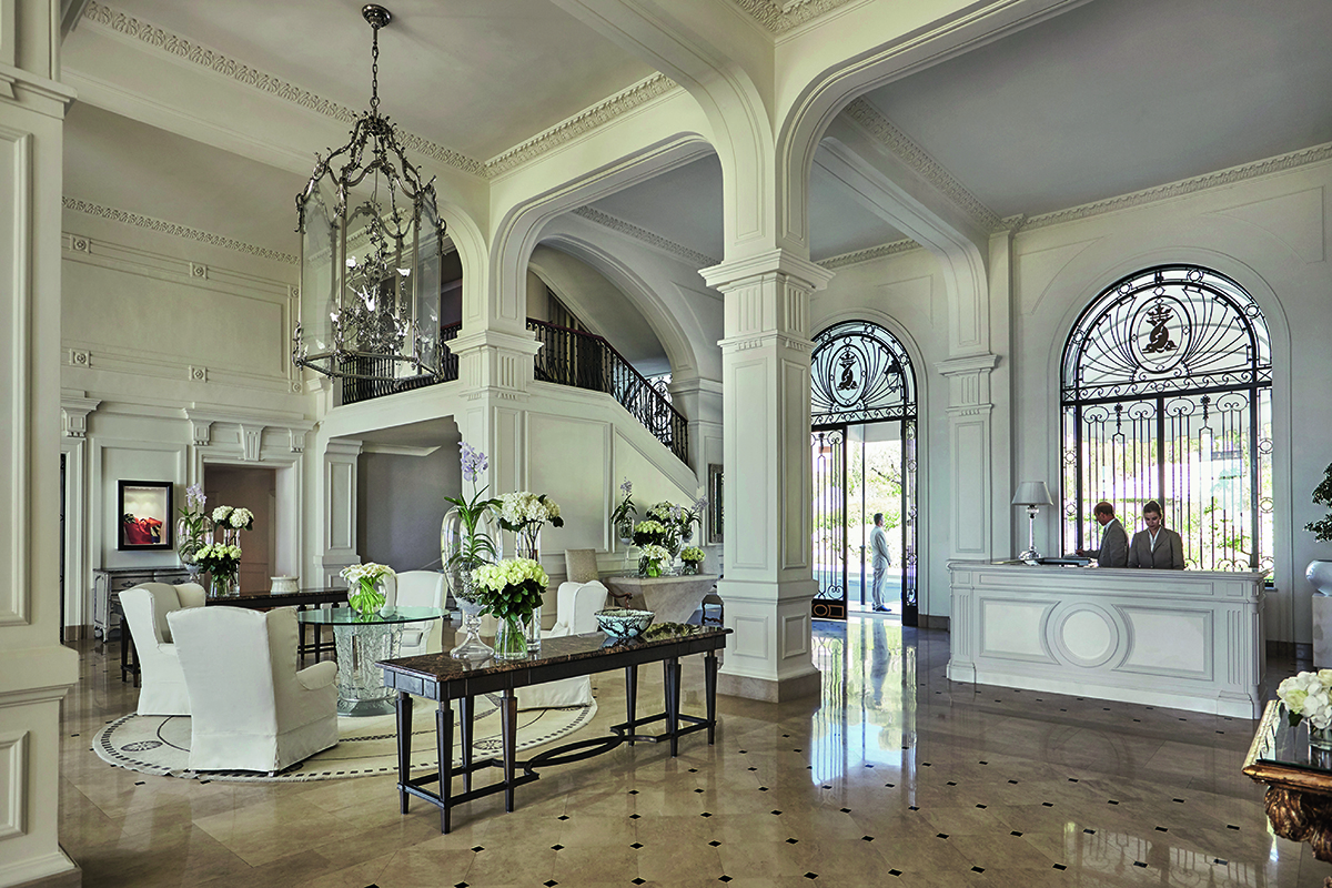 luxurious entrance hall