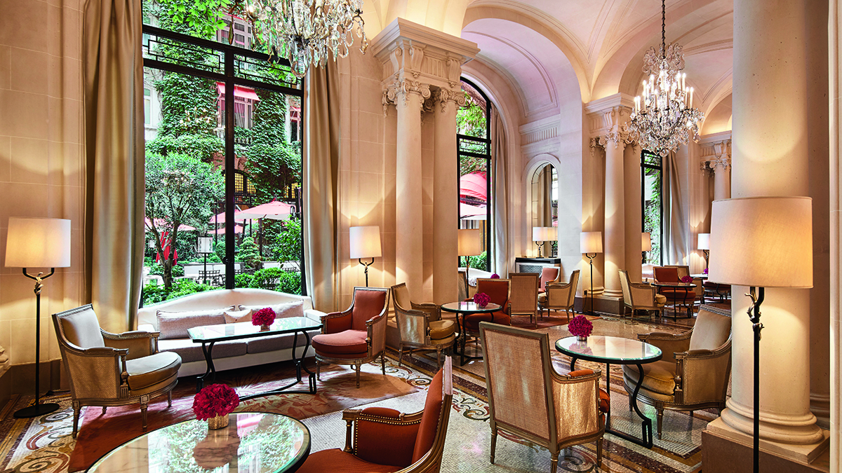 Luxury Travel Views: Hôtel Plaza Athénée, Paris