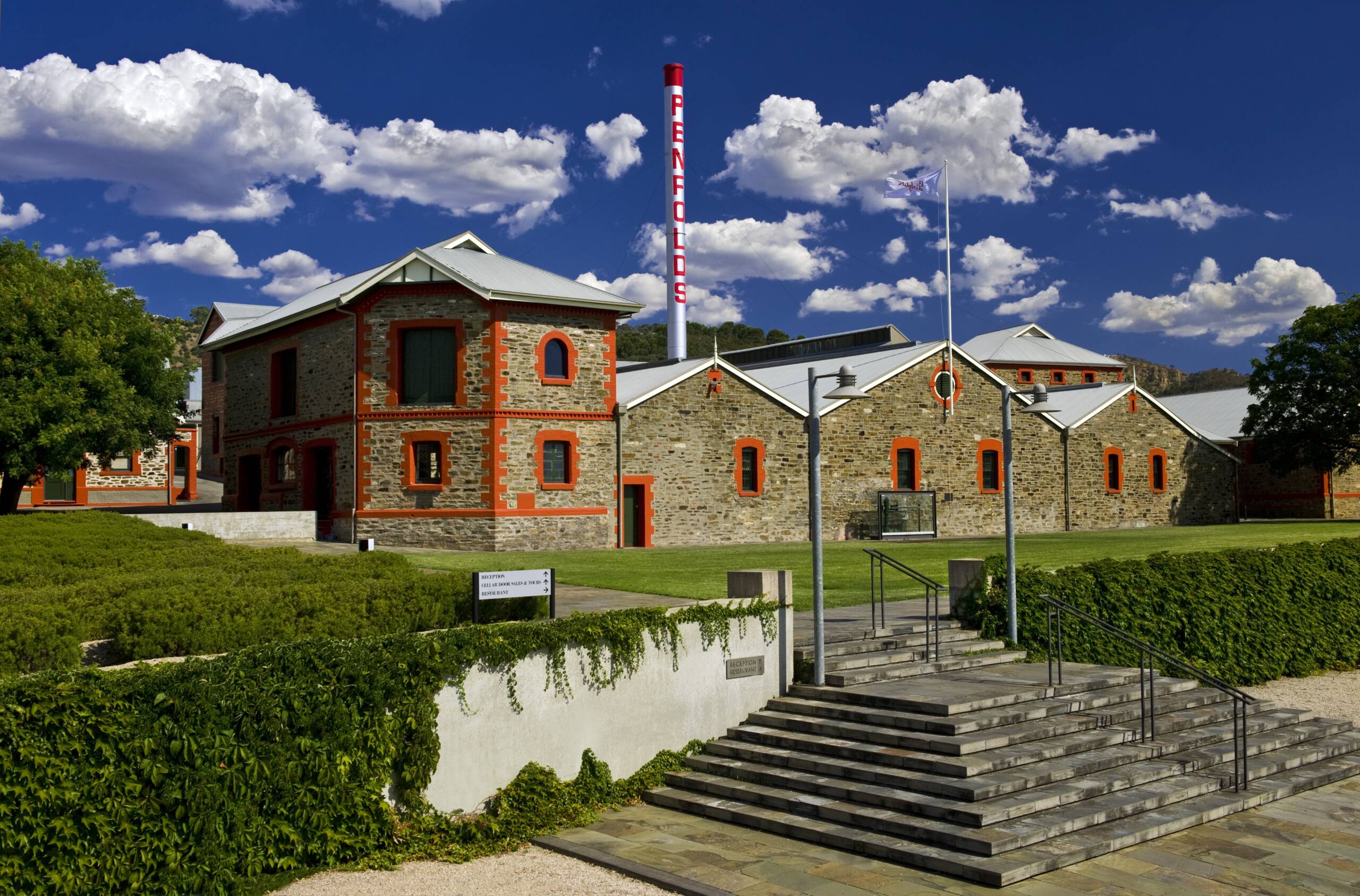 A tasting of 31 years of Penfolds Bin 707 Cabernet Sauvignon